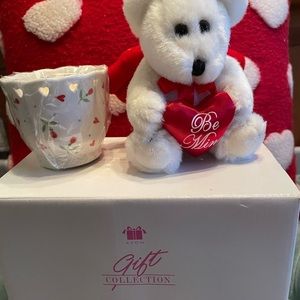 New❣️ Avon Gift Set ♥️ Teddy Bear with Candle
